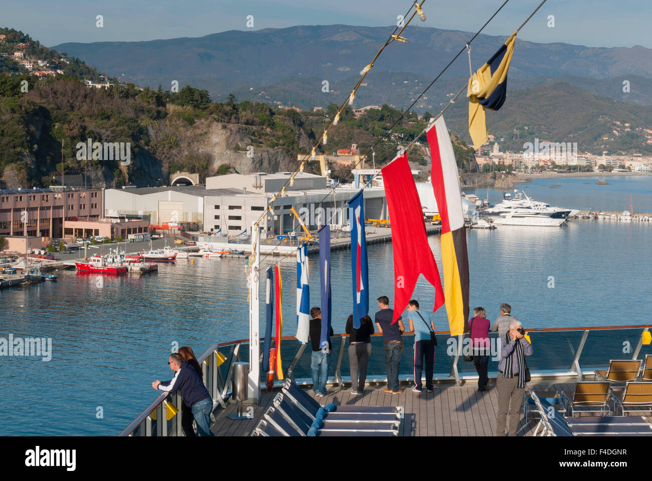 Le port, Savone, Ligurie, Italie. Banque D'Images