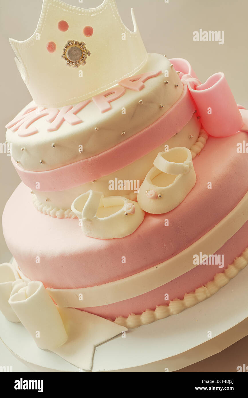 Details De Decoration D Un Gateau D Anniversaire Pour Petite Fille En Rose Et Blanc Photo Stock Alamy