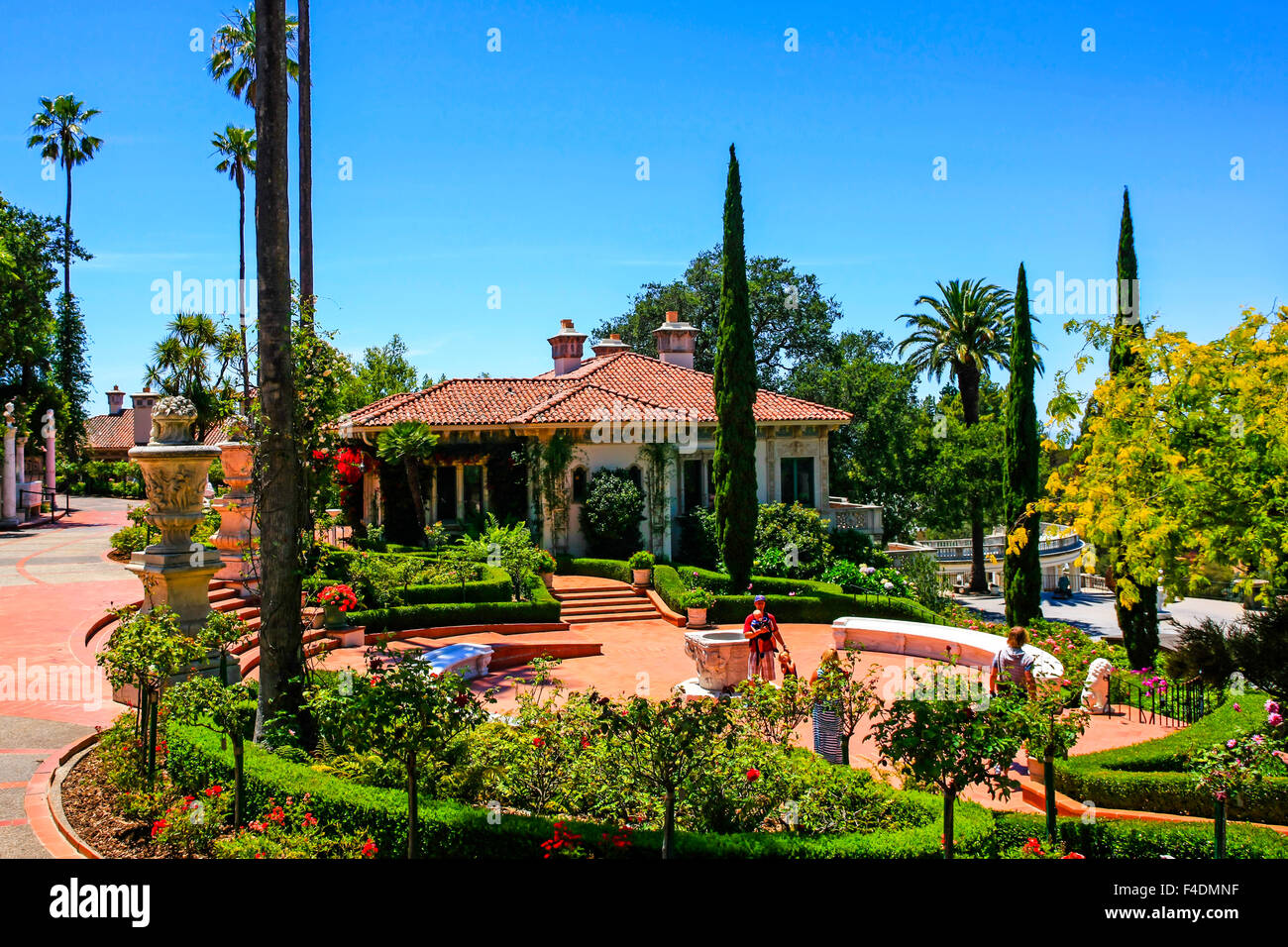 Le style espagnol guest house conçu par Julia Morgan à la Hearst Castle estate près de San Simeon, en Californie Banque D'Images