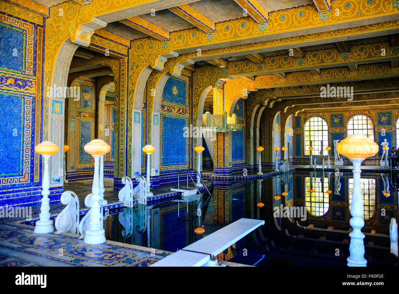 La piscine carrelée Piscine Romaine à Hearst Castle. Le titre sur les Thermes de Caracalla à Rome antique C : 211-217 Banque D'Images