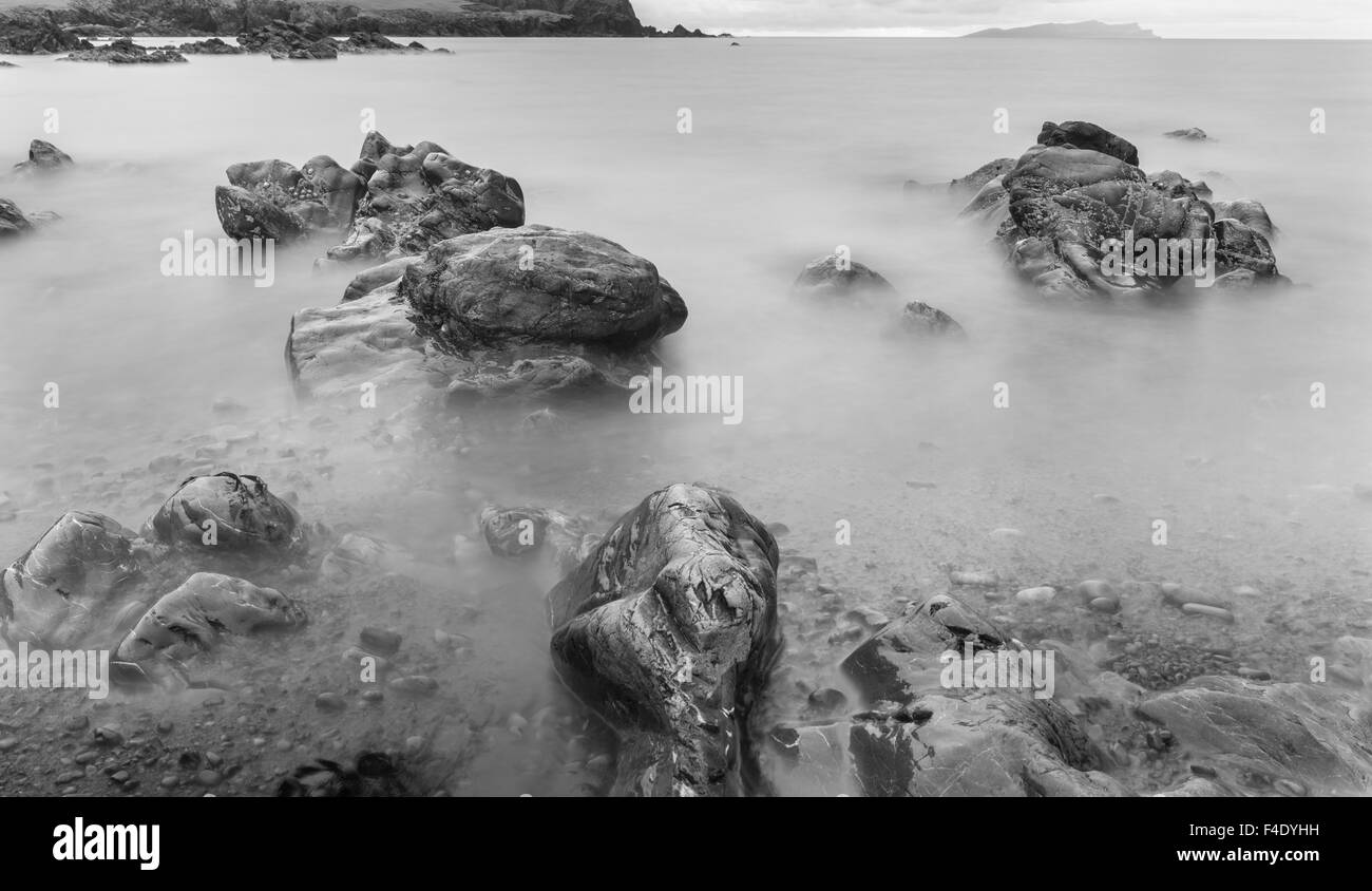 Le paysage littoral ouest Shetland. près de Dale, le Cda de Dale, île de Foula en arrière-plan. Shetland, Ecosse, îles du Nord. Tailles disponibles (grand format) Banque D'Images