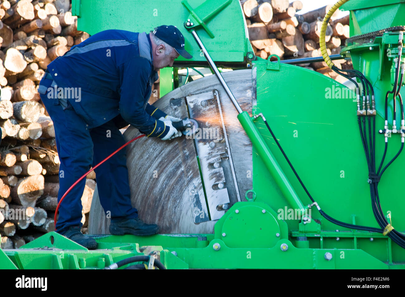 Production de plaquettes de bois, la Suède. Banque D'Images