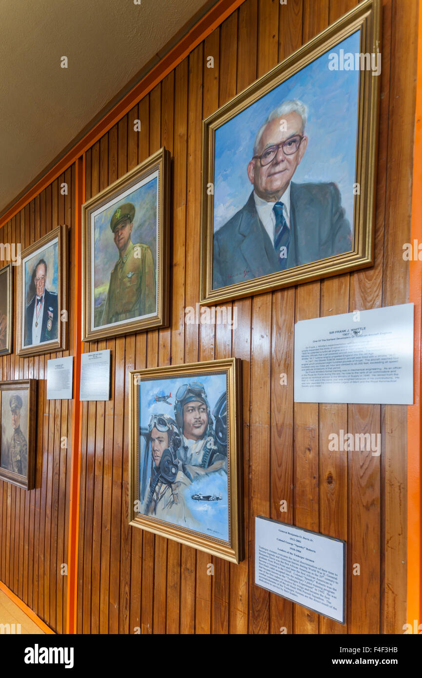 North Carolina, Kill Devil Hills, Wright Brothers National Memorial, galerie de peintures, de vol de personnes célèbres dans l'aviation, les aviateurs Tuskegee, dépliants en noir au cours de l'USAF WW2 Banque D'Images