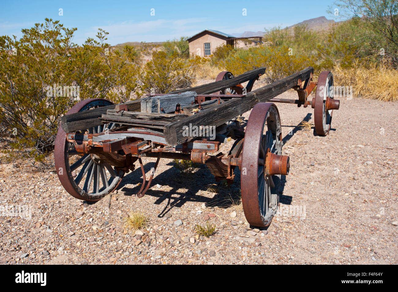 USA, Texas, Big Bend National Park, Castolon Historic District, ancien cadre de chariot abandonné. Banque D'Images