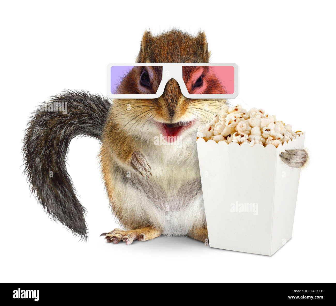 Écureuil drôle avec seau de maîs éclaté en blanc et 3D glasses on white Banque D'Images