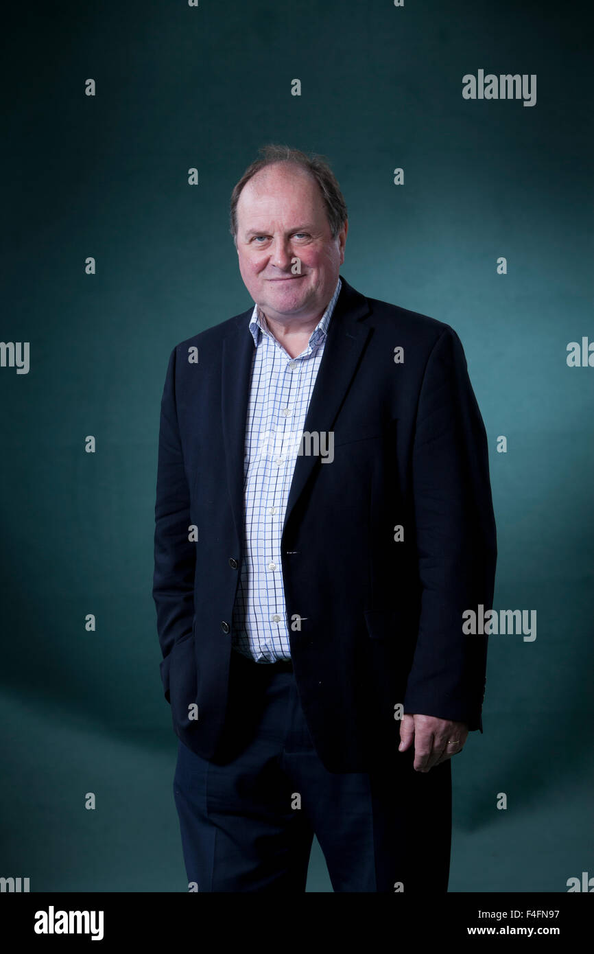 James "Jim" Naughtie, l'animateur et auteur britannique, à l'Edinburgh International Book Festival 2015. Edimbourg, Ecosse. 24 août 2015 Banque D'Images