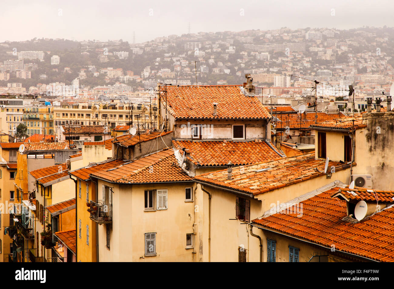 Toits médiévaux de la vieille ville, la Vieille Ville de Nice, dans le sud de la France Banque D'Images