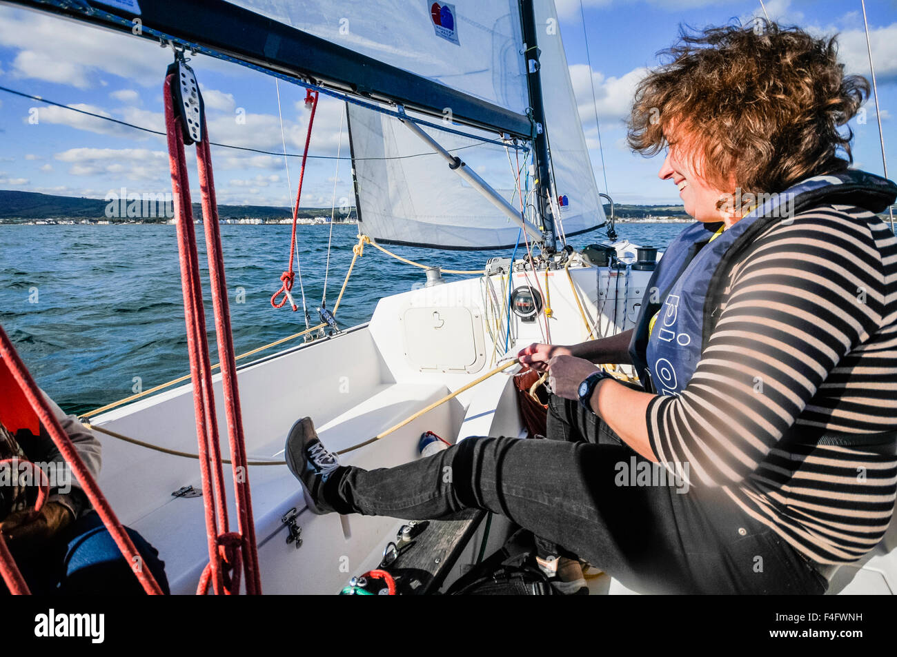 Carrickfergus (Irlande du Nord). 17 Oct 2015 - Belfast Lough Sailability, un organisme de bienfaisance qui enseigne aux enfants handicapés à faire de la voile, de lancer trois nouveaux bateaux. Crédit : Stephen Barnes/Alamy Live News Banque D'Images