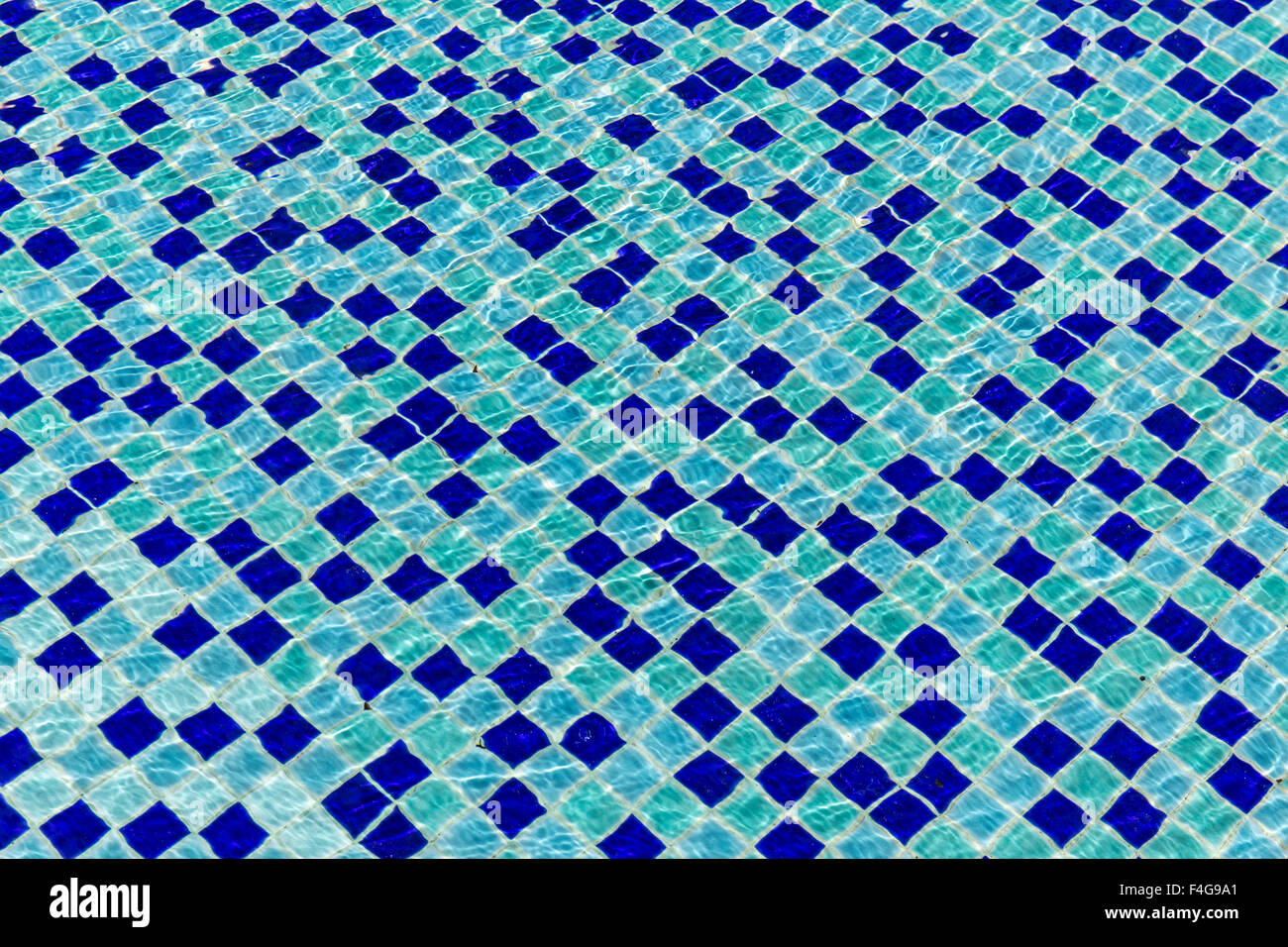Dans la mosaïque de carreaux de céramique bleu piscine - seamless texture Banque D'Images