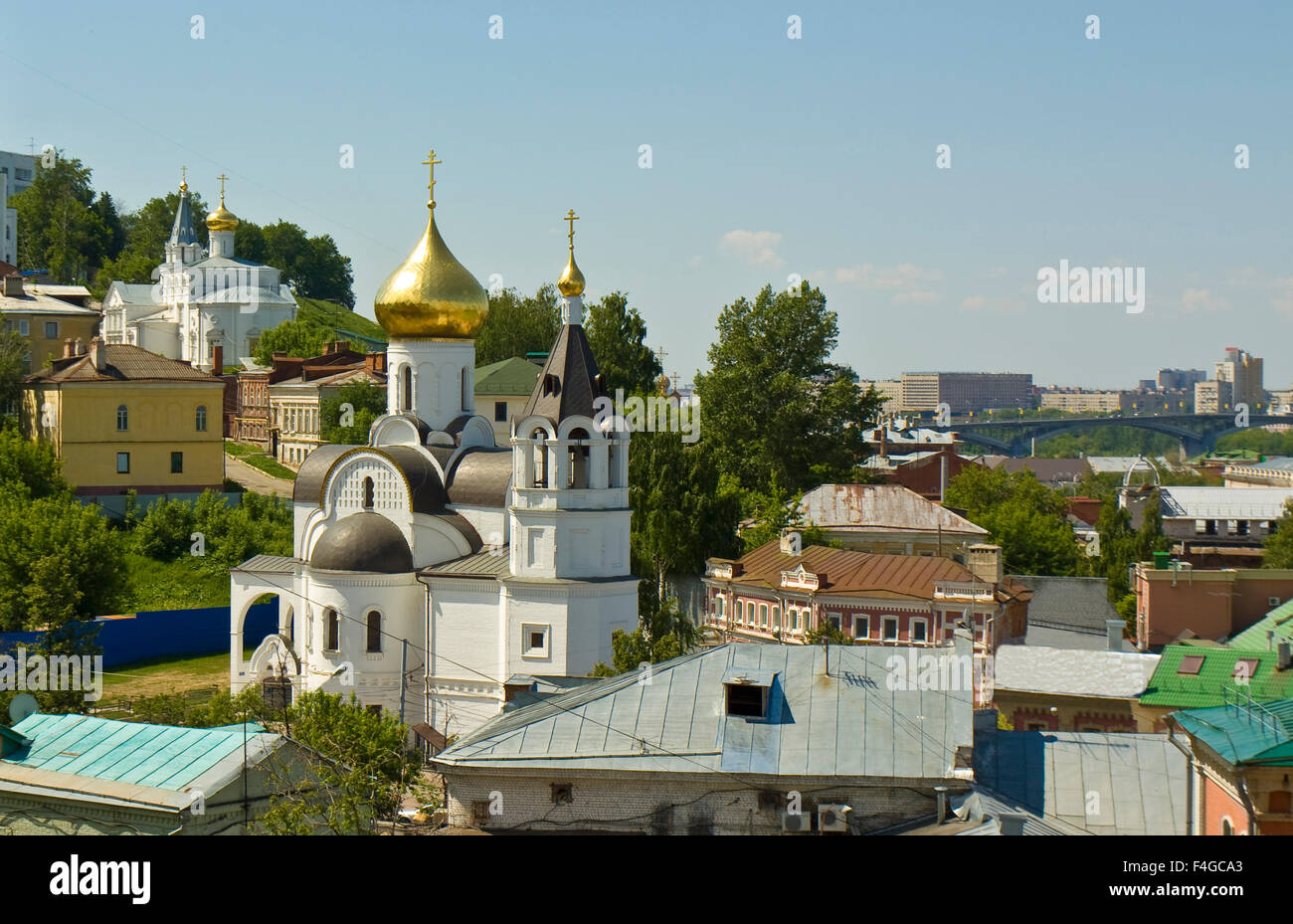 Ville Nizhny Novgorod en Russie, en face de l'église orthodoxe et l'église Saint Illya Kazanskaya. Banque D'Images