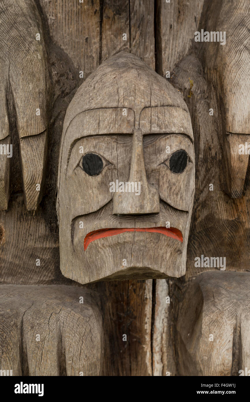 Détail d'un totem, à Duncan, la ville des totems, dans la vallée de Cowichan, île de Vancouver, Colombie-Britannique, Canada. Banque D'Images