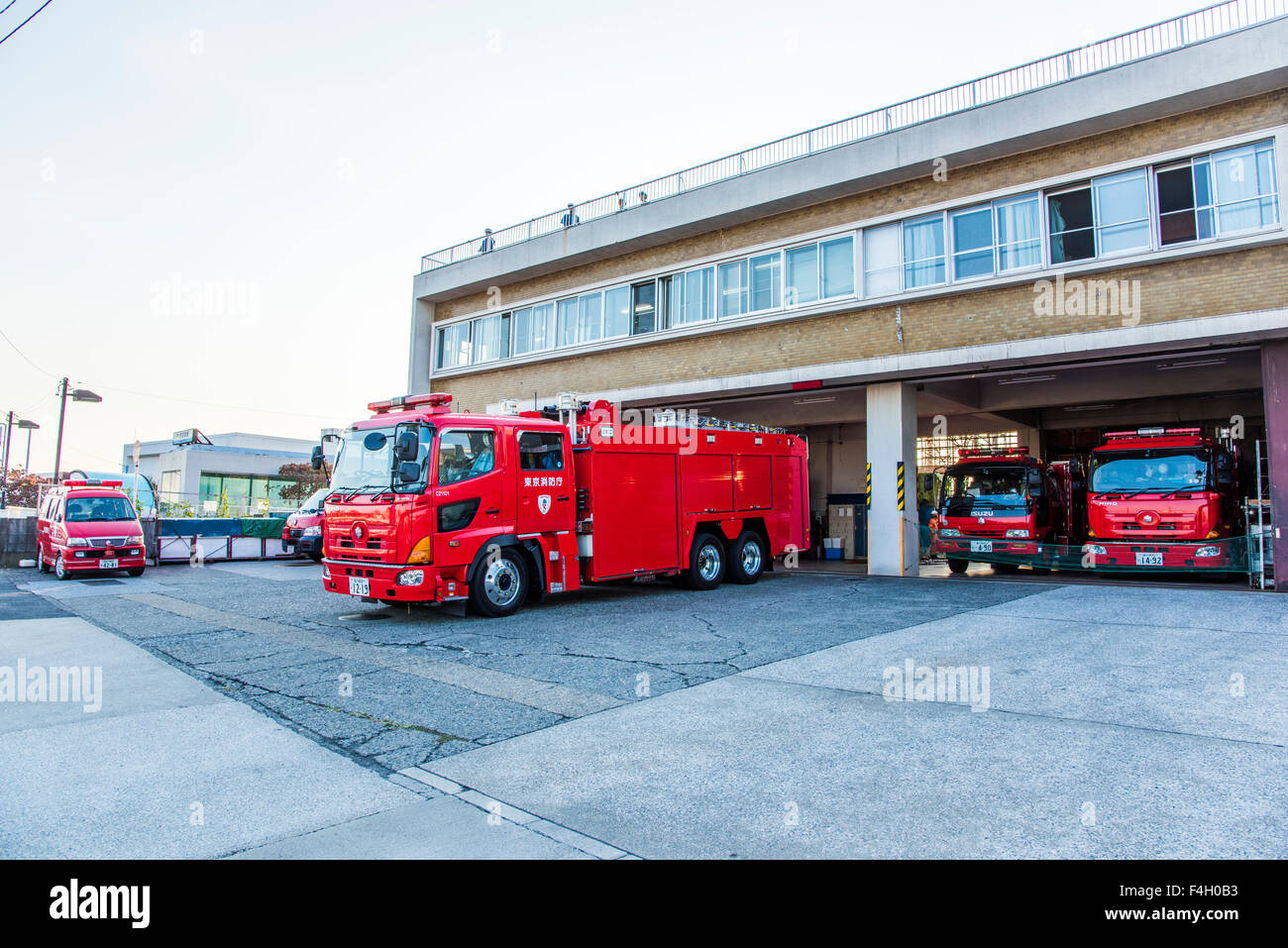 Extérieur de Kamata Fire Station Airport Branch Office, Tokyo, Tokyo, Japon Banque D'Images