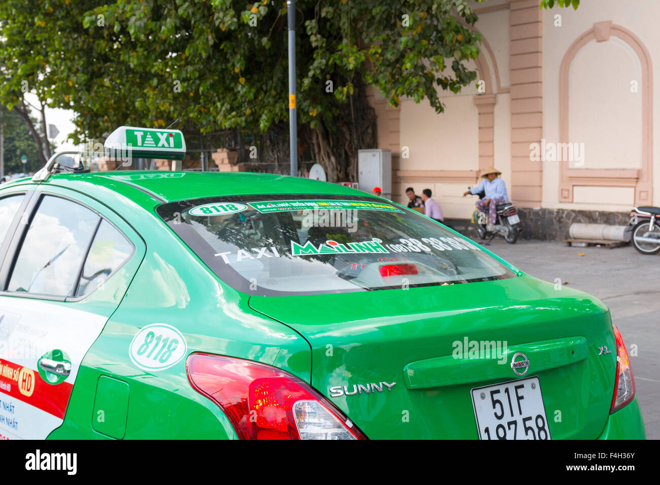 Green taxi voiture à Ho Chi Minh Ville, Vietnam Banque D'Images