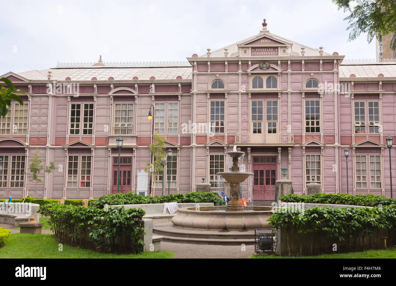 Le bâtiment historique de l'école d'études supérieures au centre-ville de San Jose, Costa Rica Banque D'Images