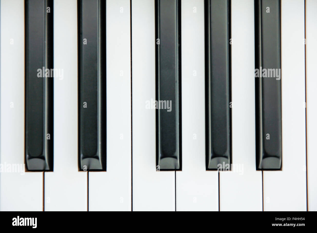 Close-up de clavier de piano centré sur Ab avec beaucoup d'espace blanc Banque D'Images