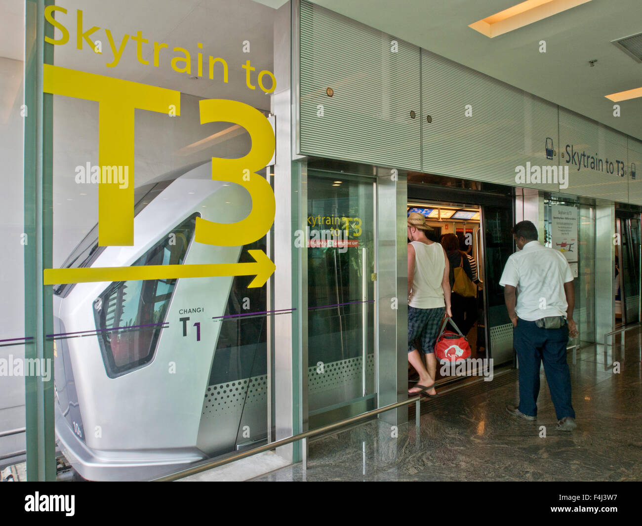 Navette de bus à l'aéroport de Changi, à Singapour, en Asie du Sud-Est, l'Asie Banque D'Images