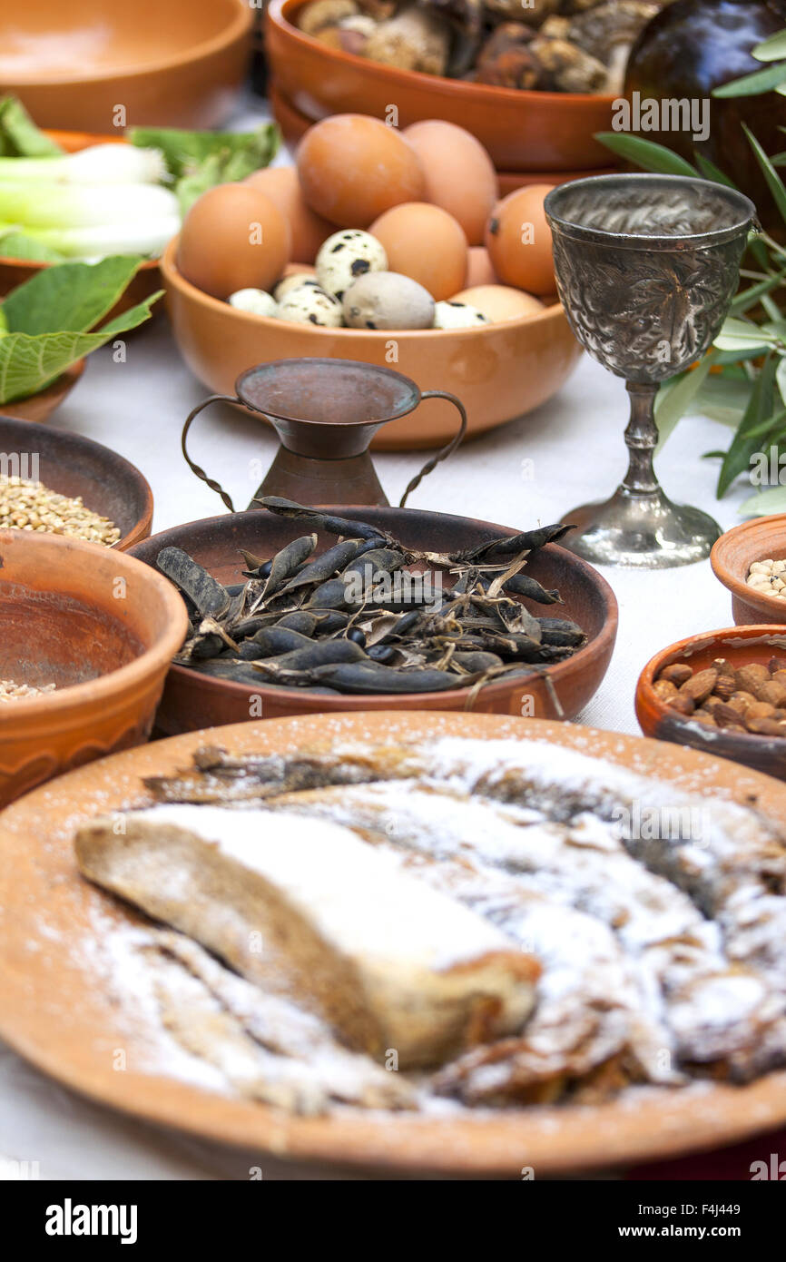 La préparation des aliments Rome antique - les oeufs, poisson, haricots, etc... Banque D'Images