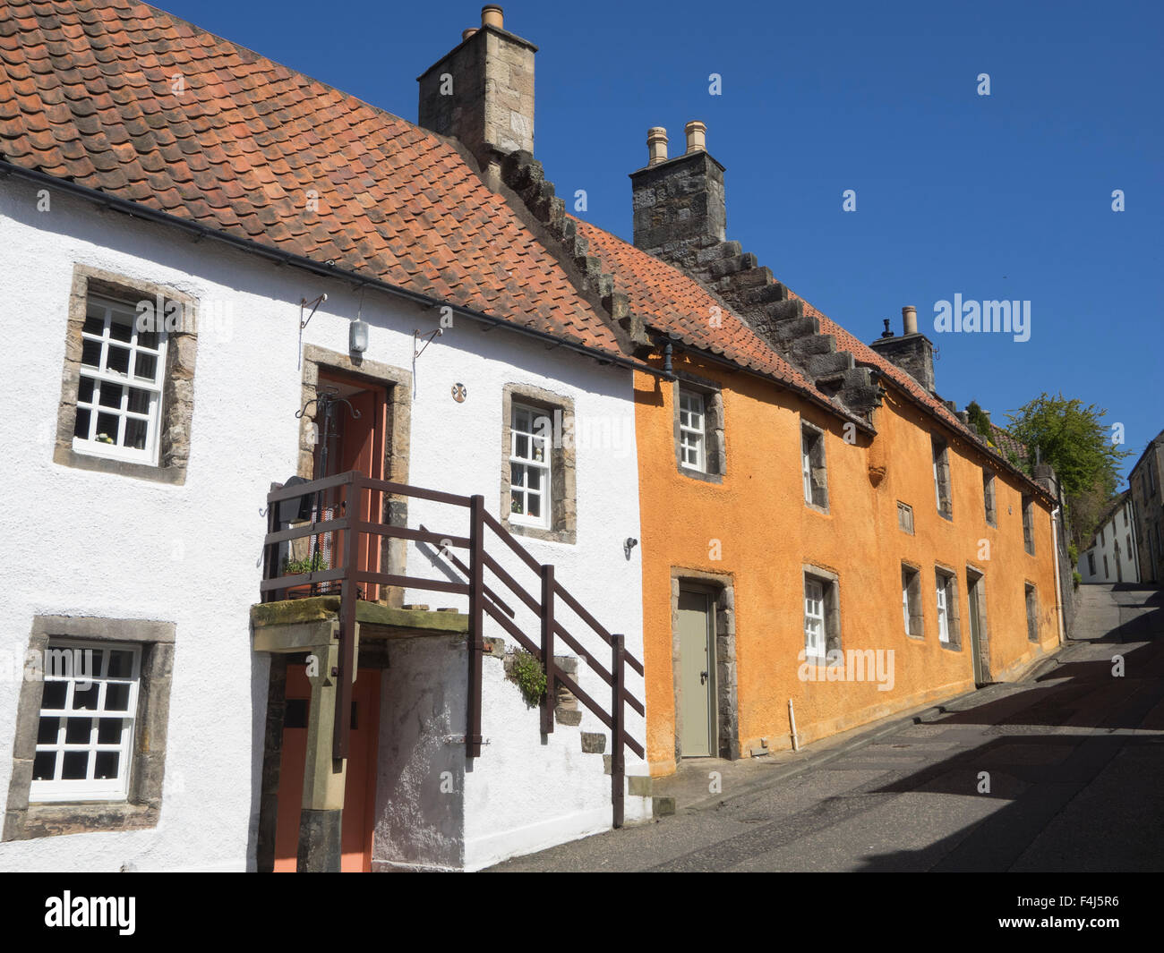 Maisons de village coloré, Culross, Fife, Scotland, Royaume-Uni, Europe Banque D'Images