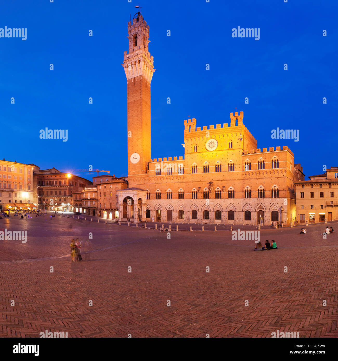La Piazza del Campo avec le Palazzo Pubblico de ville et la tour Torre del Mangia, Sienne, l'UNESCO, la province de Sienne, Toscane, Italie Banque D'Images