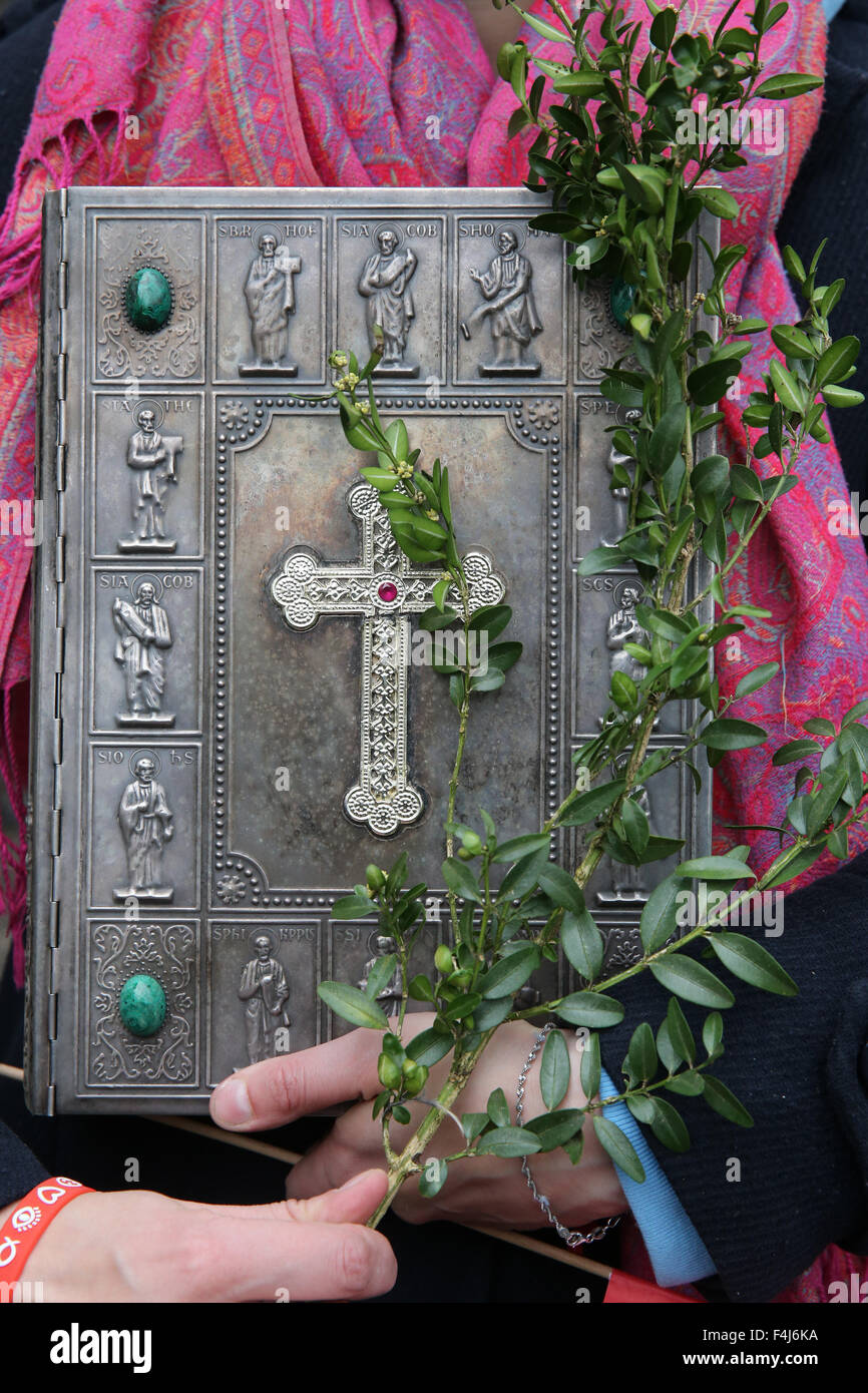 Vieille Bible, Dimanche des Rameaux, la Semaine Sainte, La Roche-sur-Foron, Haute-Savoie, France, Europe Banque D'Images