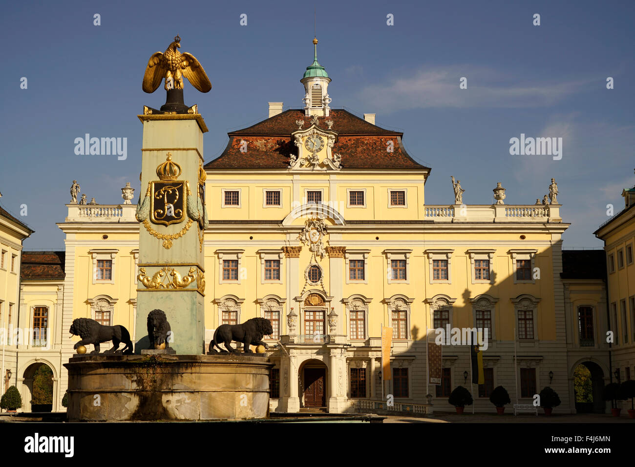 Golden Eagle, cour de Ludwigsbourg, Ludwigsbourg, Bade-Wurtemberg, Allemagne, Europe Banque D'Images