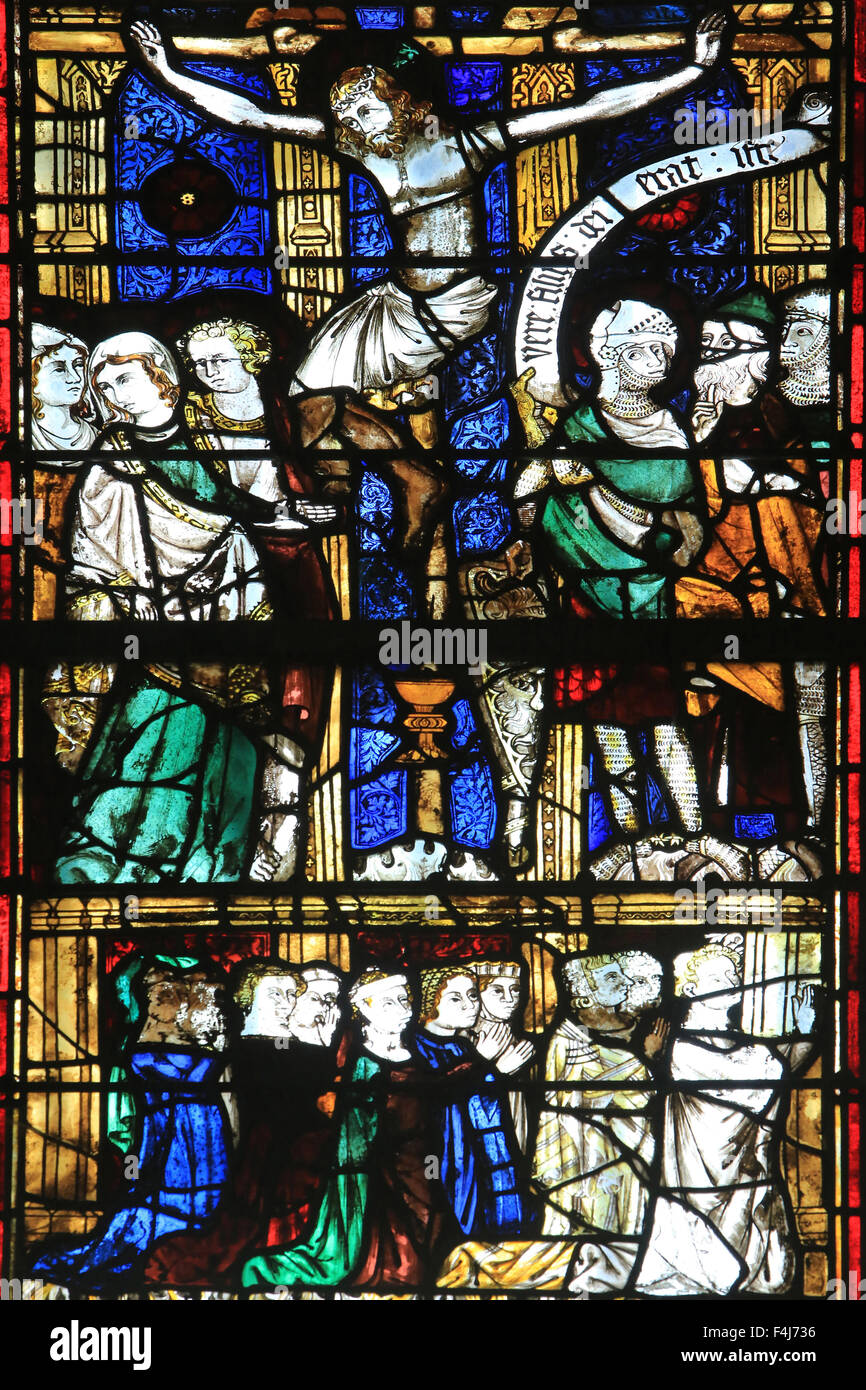 Vitraux, chapelle St Vincent et Notre Dame de Lourdes, la cathédrale de Beauvais, Picardie, France Banque D'Images