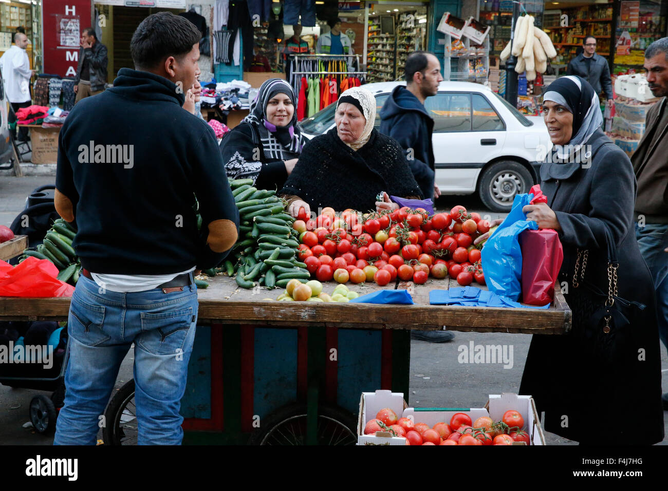 Kiosque de légumes à Ramallah, Cisjordanie, Territoires Palestiniens, Moyen-Orient Banque D'Images
