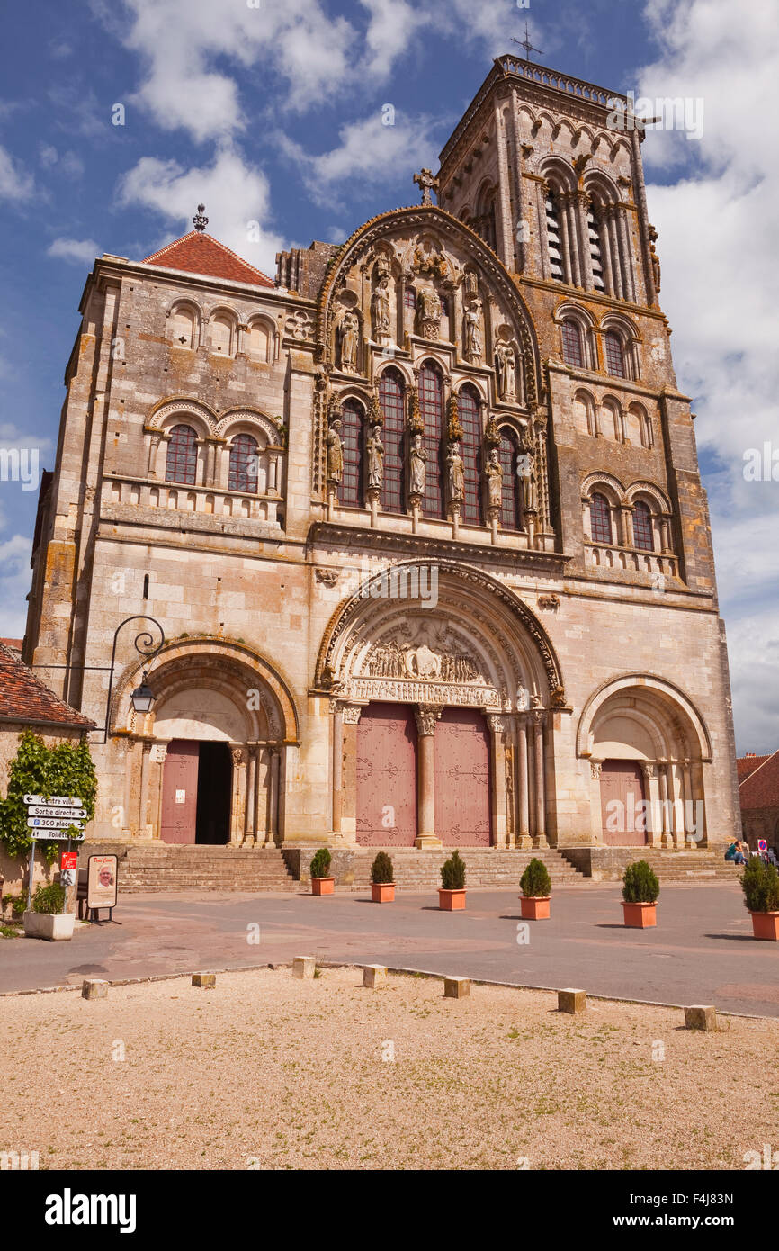 La Basilique de Sainte Madeleine de Vézelay, un monastère bénédictin du 11ème siècle, l'UNESCO, Yonne, Bourgogne, France Banque D'Images