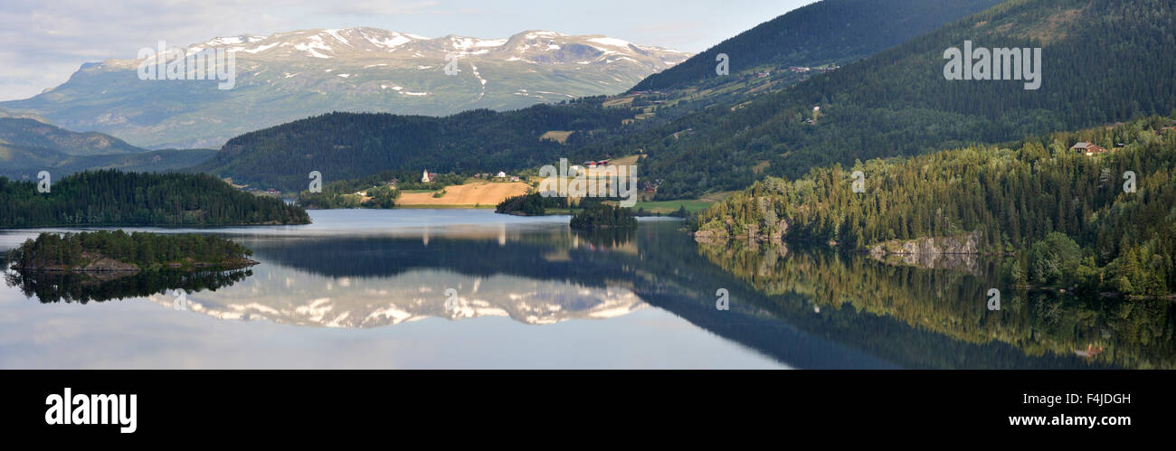 La Scandinavie, la Norvège, View of landscape with lake Banque D'Images