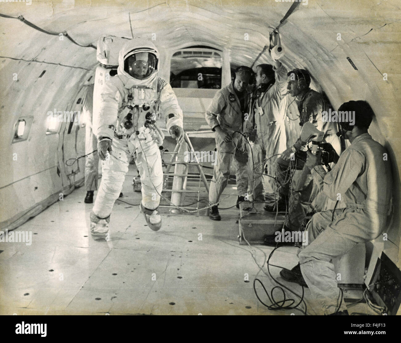 Edwin E. Aldrin pilote la formation avec l'absence de gravité Banque D'Images
