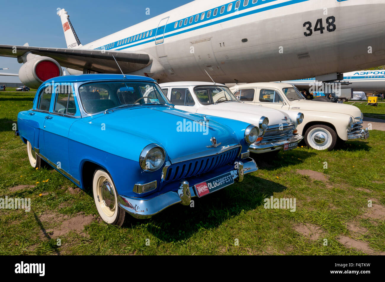 Le festival 'vieille voiture Fest 2015", a révélé une vieille Volga soviétique et Pobeda modèle vintage Banque D'Images