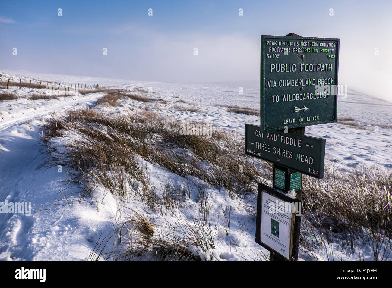 L'ensemble de la voie près du bord Ax Cat et de violon dans le Peak District National Park Banque D'Images