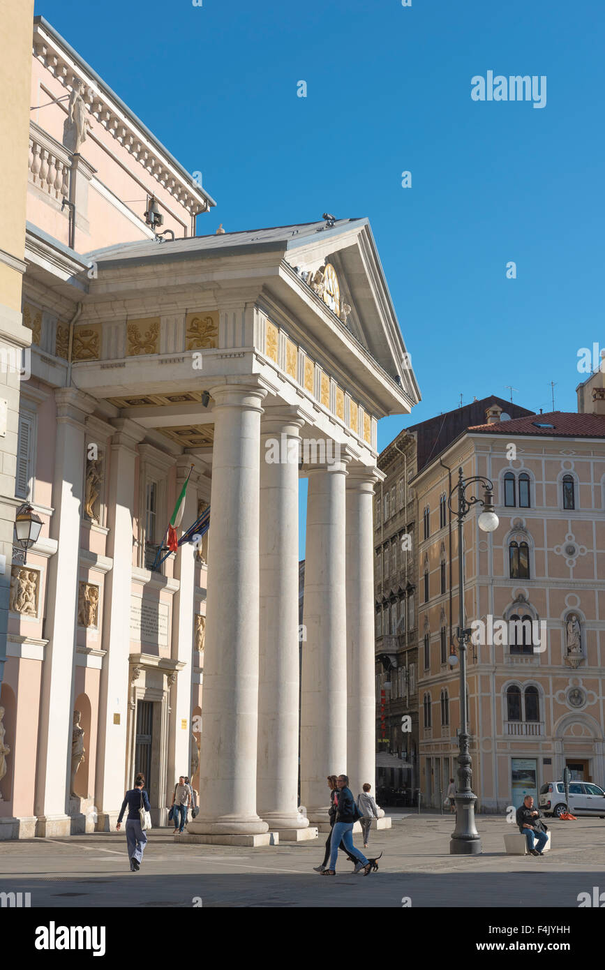 Trieste Exchange Building, le Palazzo della Borsa Vecchia, dans la Piazza della Borsa, Italie. Banque D'Images