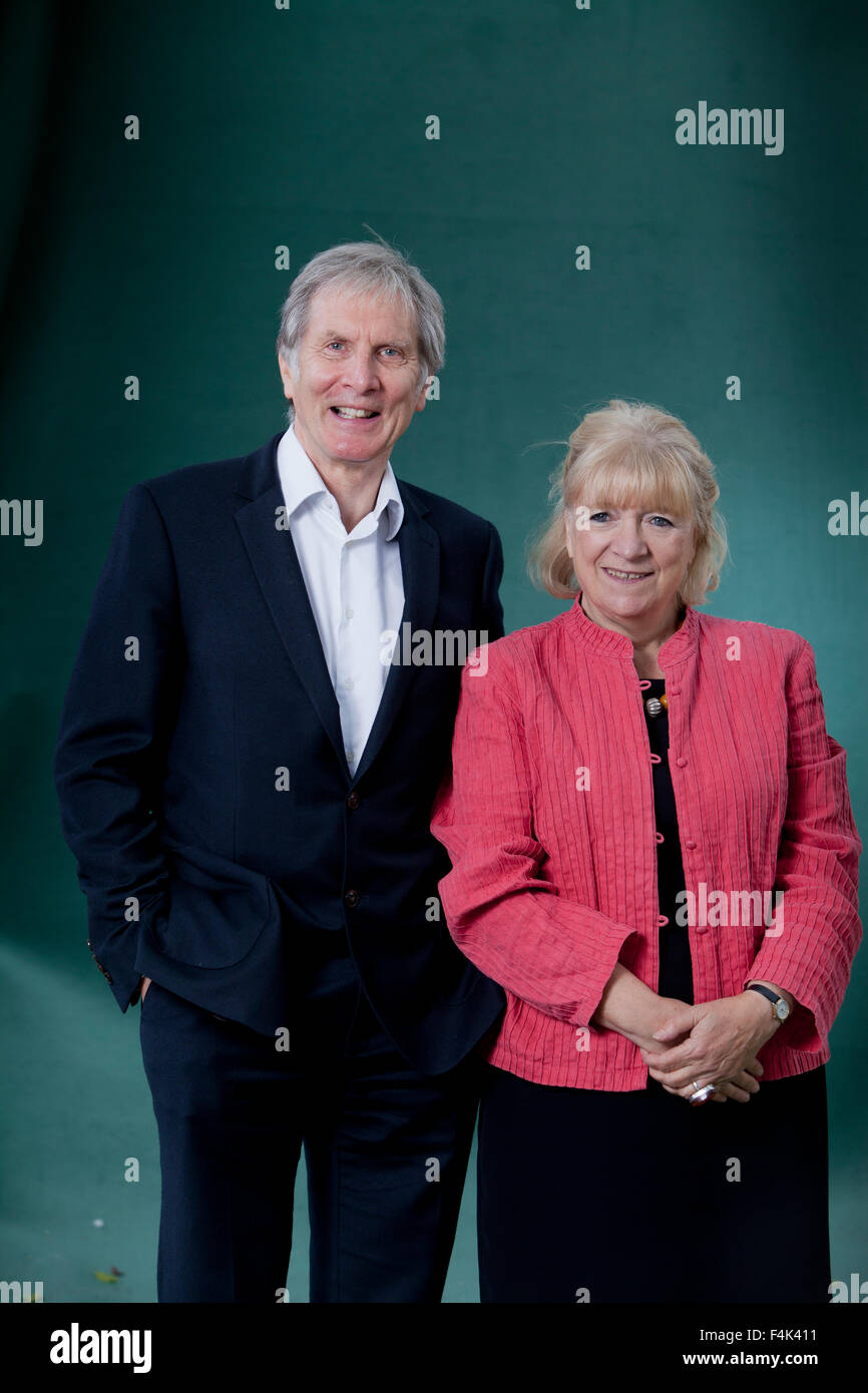 Polly Toynbee & David Walker, les journalistes britanniques, à l'Edinburgh International Book Festival 2015. Edimbourg, Ecosse. 28 août 2015 Banque D'Images