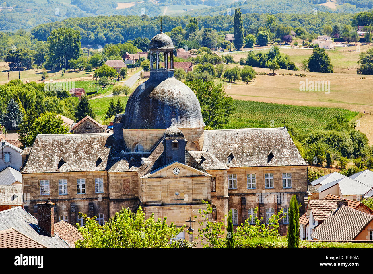 Vue sur le musée de la médecine à Hautefort, Aquitaine, Dordogne, France. Banque D'Images