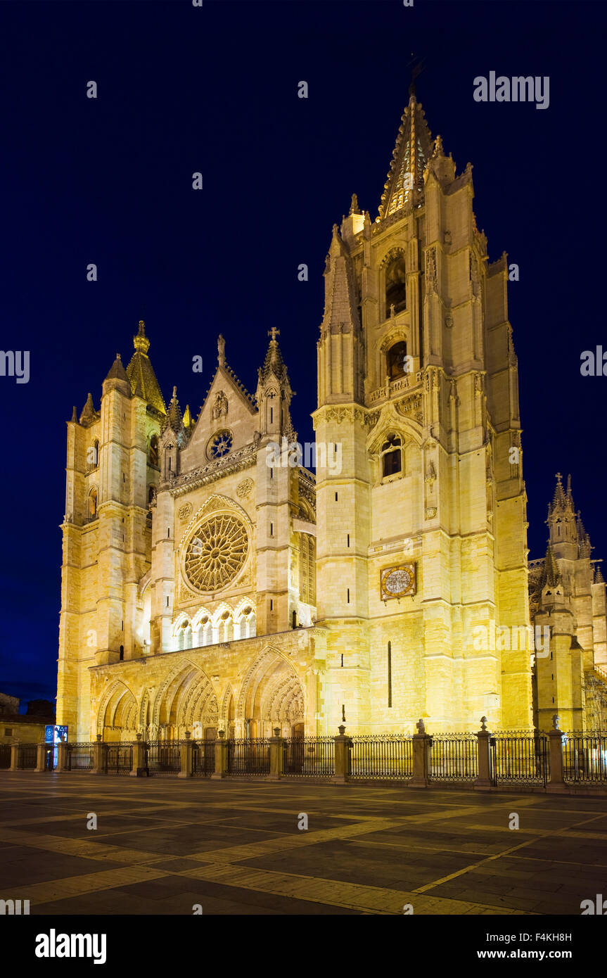 Santa María de la cathédrale de León, également appelé la chambre de lumière ou la Pulchra Leonina à León, Espagne Banque D'Images