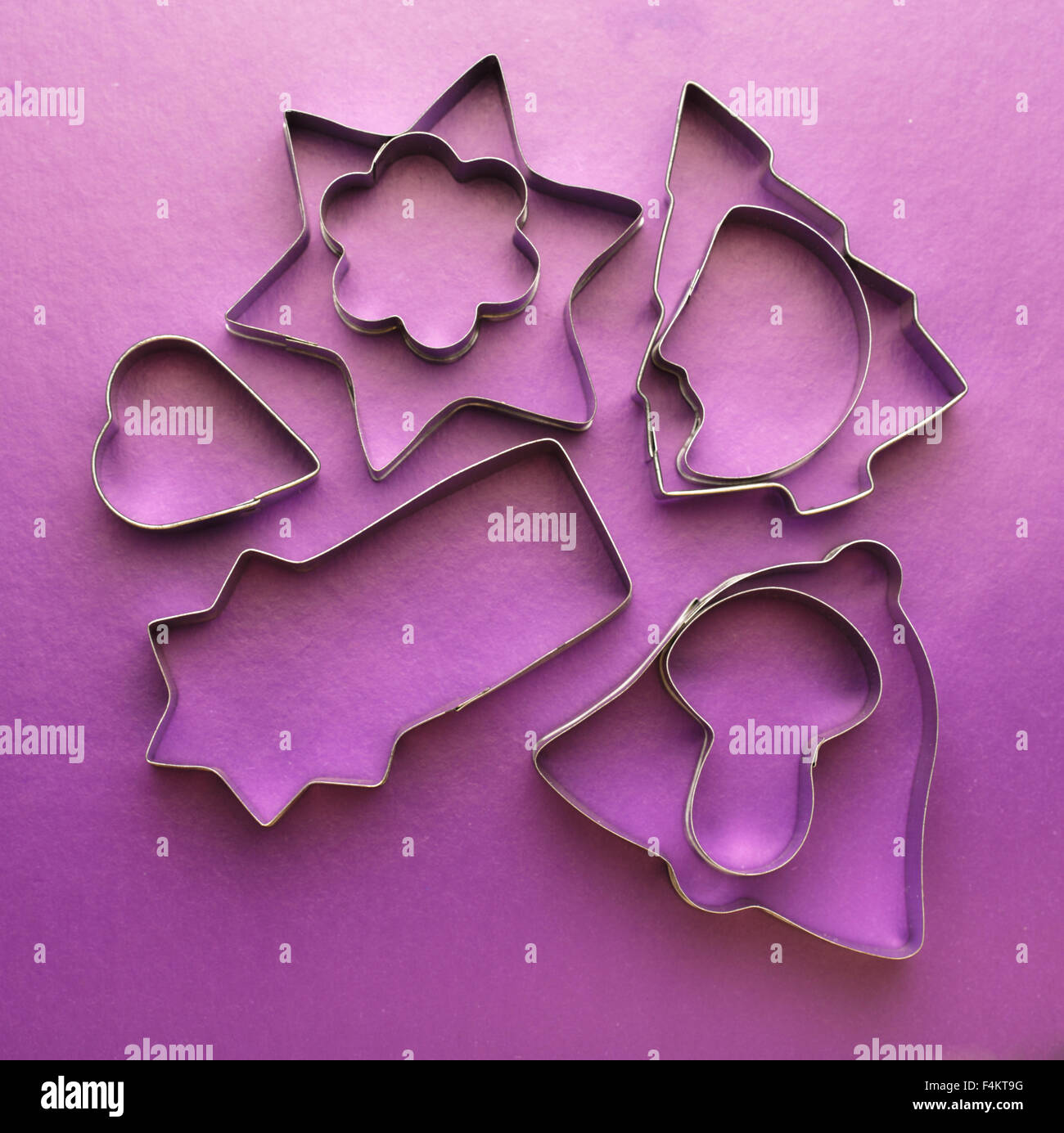 Couteau de cuisine pour la décoration de gâteau sous différentes formes Banque D'Images