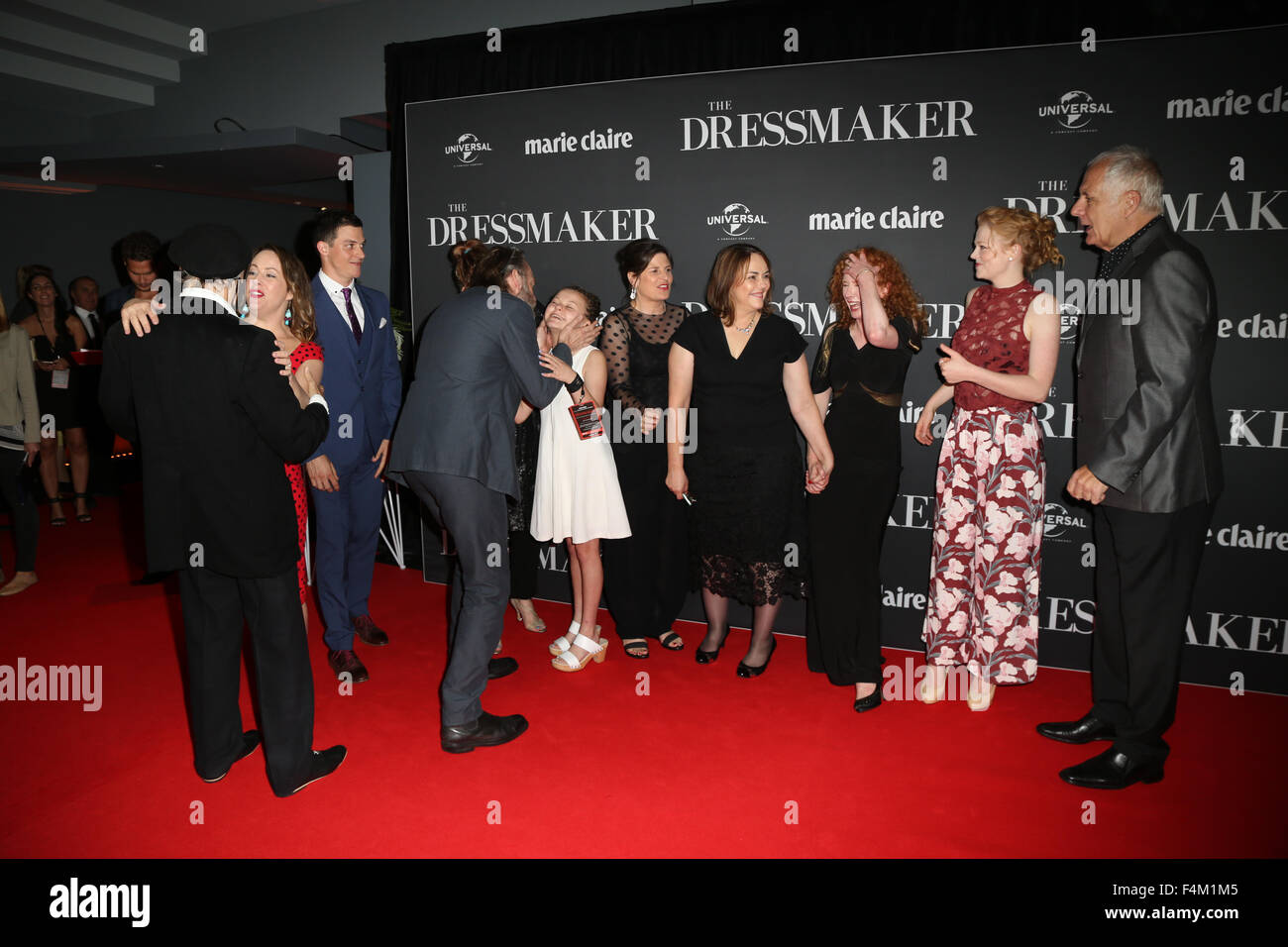 Sydney, Australie. 20 octobre 2015. Acteurs et actrices marchait sur le tapis rouge pour fêter la sortie de la nouvelle comédie dramatique le couturier pour l'événement des cinémas, la rue George. Crédit : Richard Milnes/Alamy Live News Banque D'Images
