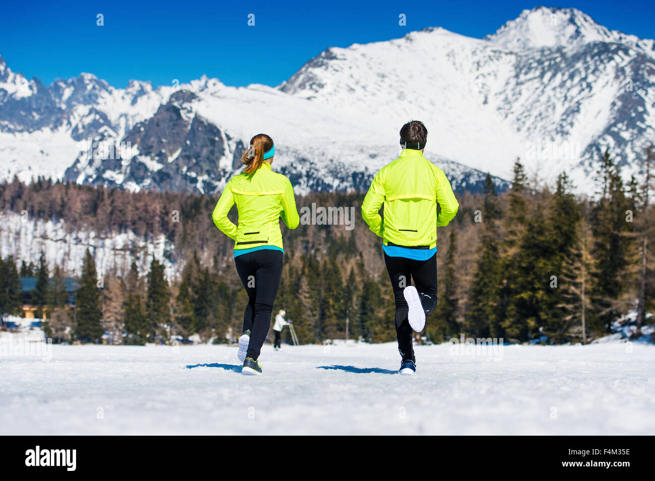 Jeune couple jogging Banque D'Images
