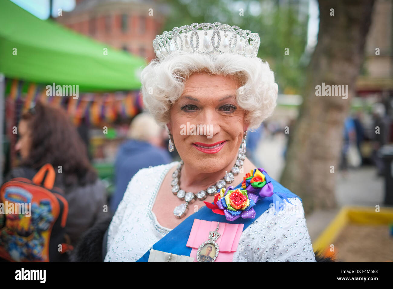 Imitateur Queen travesti à Preston's Gay Pride event Banque D'Images