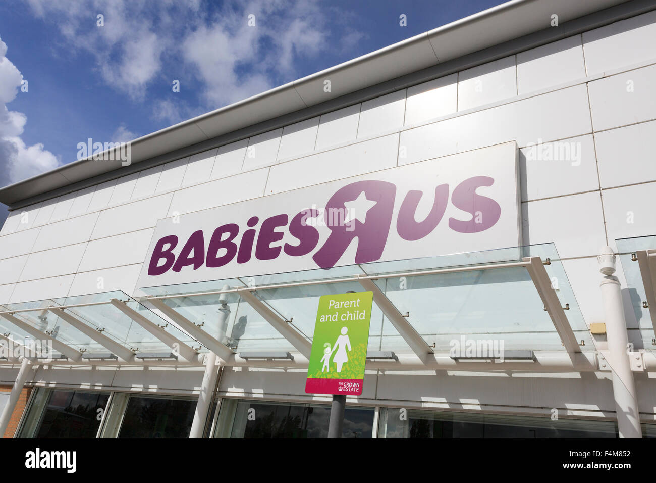L'extérieur du magasin sans peuple BabiesrUs Banque D'Images