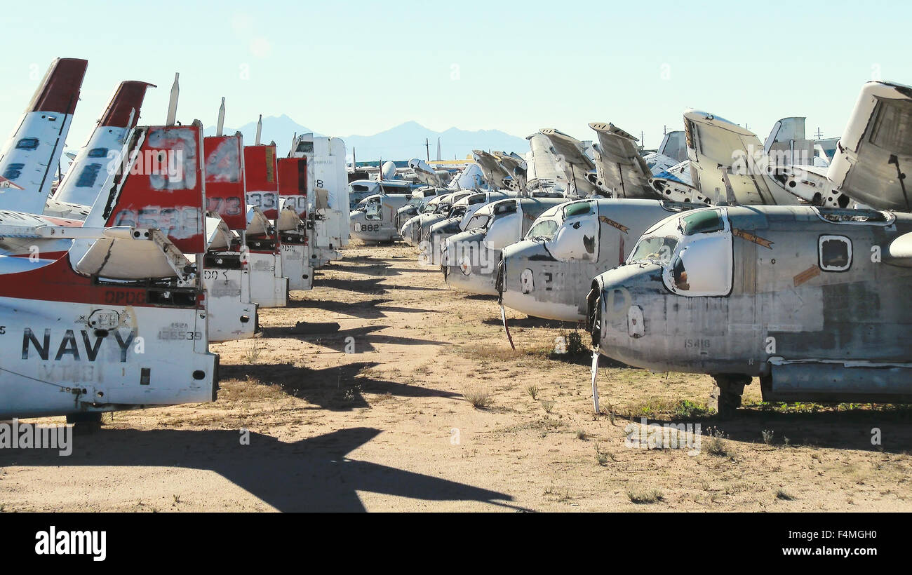 Zone de stockage pour les avions militaires à la retraite à la base aérienne Davis-Monthan Air Force Base à Tucson, Arizona Banque D'Images
