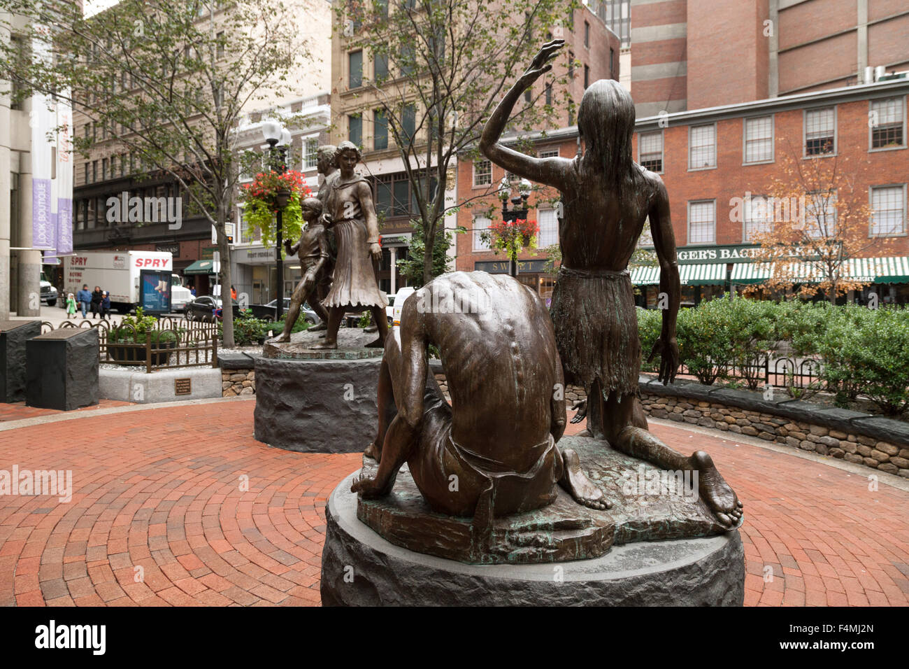 Le Boston Irish Famine Memorial statue par Robert Shaw, le centre-ville de Boston, Boston, Massachusetts, USA Banque D'Images