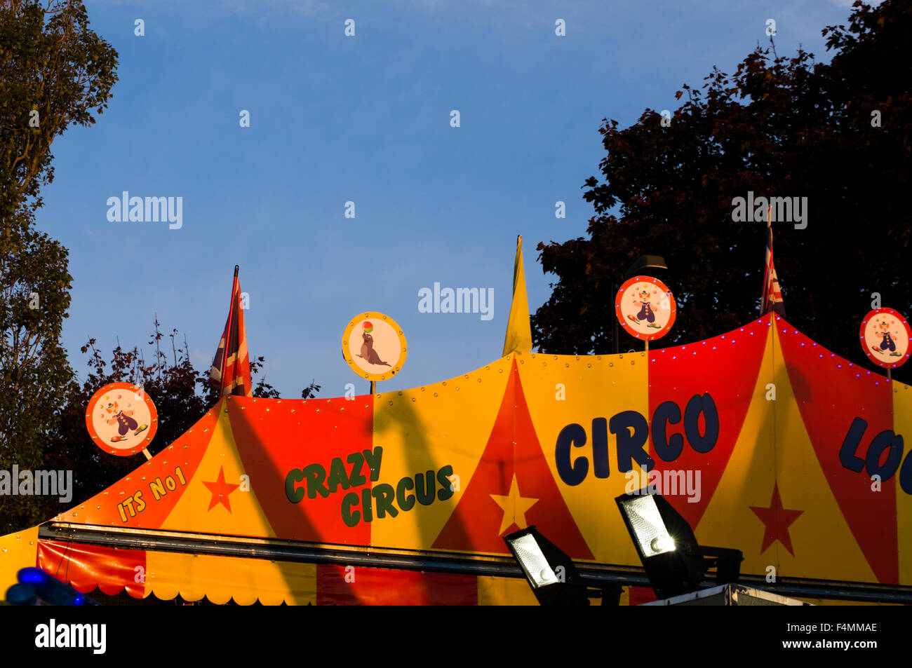 Chichester, West Sussex, Angleterre, 20 octobre 2015. Le voyage annuel Juste Sloe fête foraine, tenue à Northgate parking. Le salon a eu lieu à la même place depuis le début du xiie siècle. Crédit : Adam Manque/Alamy Live News Banque D'Images