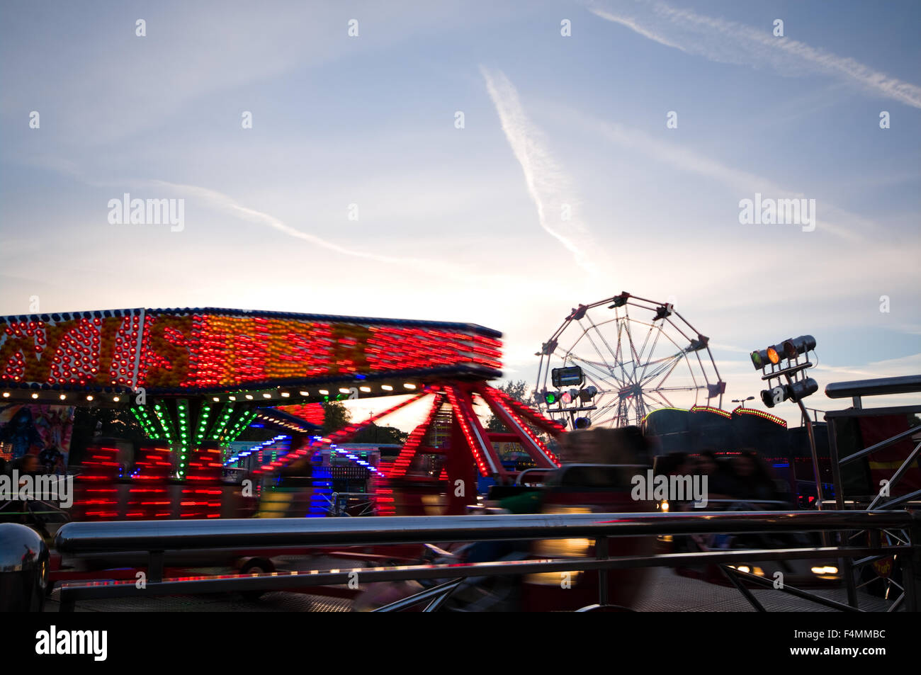 Chichester, West Sussex, Angleterre, 20 octobre 2015. Le voyage annuel Juste Sloe fête foraine, tenue à Northgate parking. Le salon a eu lieu à la même place depuis le début du xiie siècle. Crédit : Adam Manque/Alamy Live News Banque D'Images