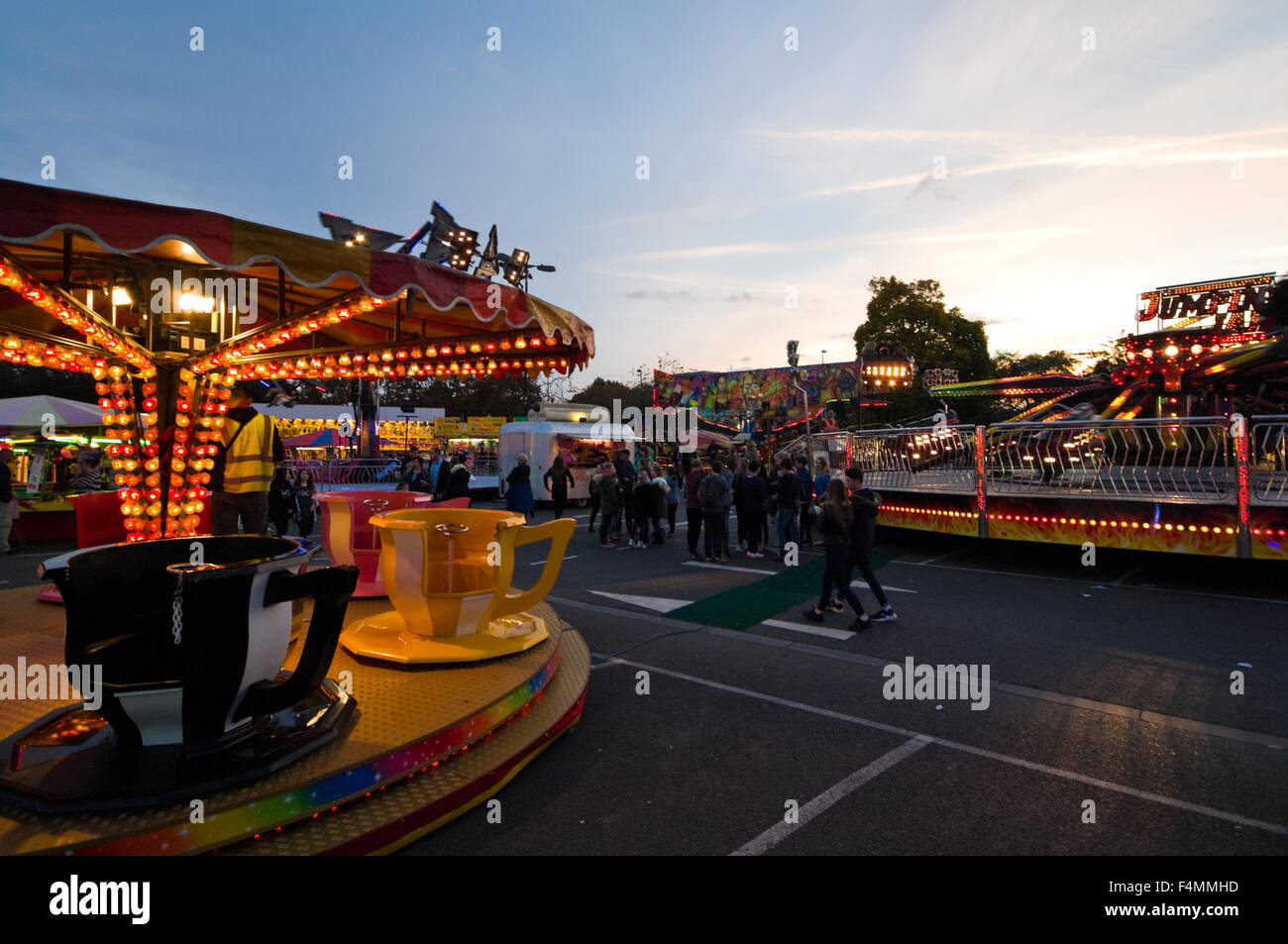 Chichester, West Sussex, Angleterre, 20 octobre 2015. Le voyage annuel Juste Sloe fête foraine est tenue à Northgate parking. Le salon a eu lieu à la même place depuis le début du xiie siècle. Crédit : Adam Manque/Alamy Live News Banque D'Images