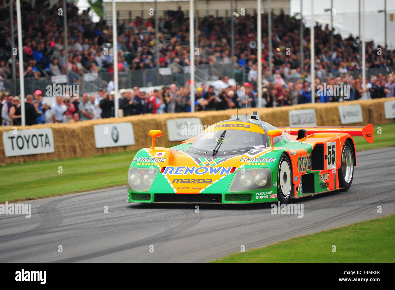 Le 1991 Mazda 787B conducteur par Valentino Rossi à la Goodwood Festival of Speed au Royaume-Uni. Banque D'Images