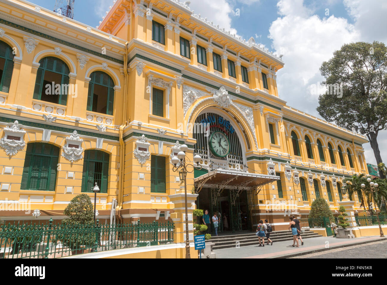 General Post Office construit entre 1886-1891 et est maintenant une attraction touristique dans le centre-ville de Ho Chi Minh, Vietnam Banque D'Images