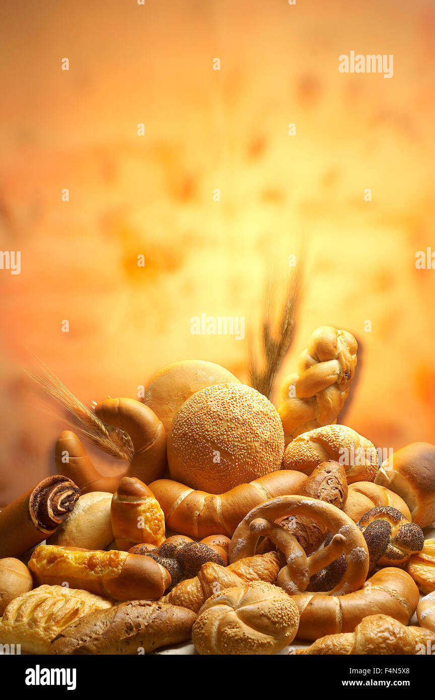 La culture mondiale, du pain et du blé, de l'alimentation humaine,le jus d'ananas, jus de tomate, de l'alimentation, de l'alimentation vert, Gâteau au chocolat, cerises, C Banque D'Images