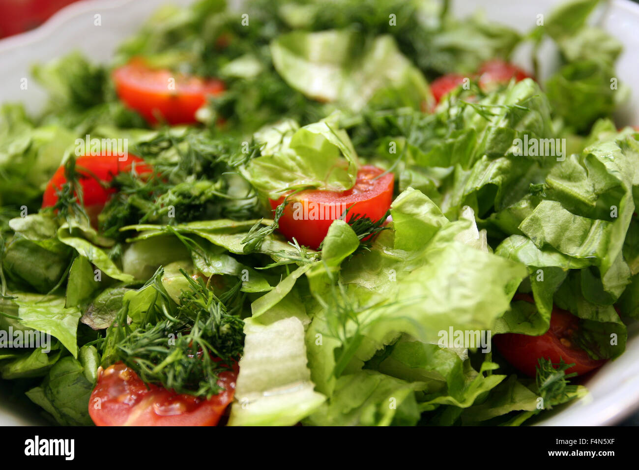 Régime salade, menthe verte,Concept thé, épices, fruits secs et noix, tasse de café à la cannelle , tasse de thé Banque D'Images